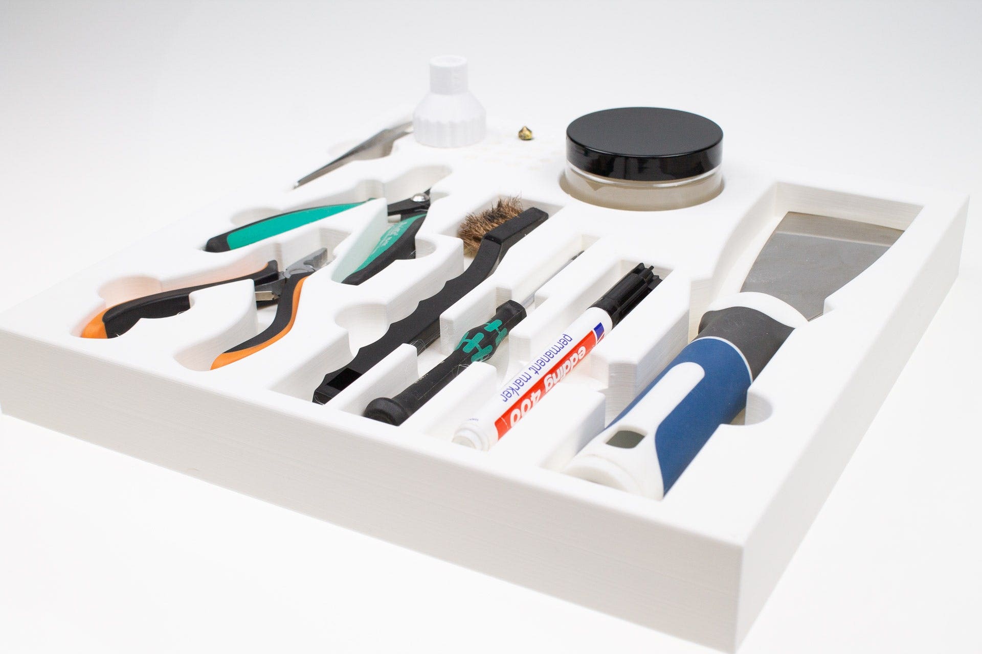 Organize Your Workspace with 3D-Printed Tool Inlays: A Guide to Precision and Efficiency